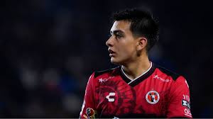 Gilberto Mora sorprende hablando inglés fluido en conferencia