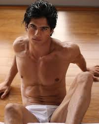 Male Model Emberg Ross - Nude Men, Nude Male Models, & Gay Porn |  GayBodyBlog