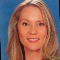 Kari Moreno's Instagram, Twitter & Facebook