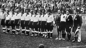 Auch wir fans und tipper machen uns natürlich gedanken darüber, auf welche em 2020 spieler wir bei den deutschland spielen setzen sollten, um den größtmöglichen erfolg zu erzielen. Deutsche Wm Kader Weltmeisterschaften Turniere Die Mannschaft Manner Nationalmannschaften Mannschaften Dfb Deutscher Fussball Bund E V