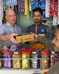 In 2017, jeff bezos became the world's richest person, edging out microsoft corporation's bill gates. This Is How Much Jeff Bezos World S Richest Man Makes In A Minute Gq India