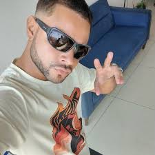 Stream Hugo Borges music