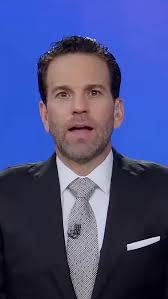 #Loret. FGR detiene en Toluca a Isidro Pastor Medrano, exdirigente del PRI  en Edomex, por presunto lavado de dinero relacionado con una propiedad  valuada en 40 mdp adquirida en 2013. #Latinus ...