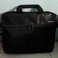 Compare lenovo laptops & notebook computers, all engineered with solid security tools & functional design. Tas Selempang Laptop Lenovo Original Fesyen Pria Tas Dompet Di Carousell