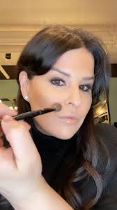 Watch senior artist Martha demonstrate The Glow Box in Shade No. 2 ✨