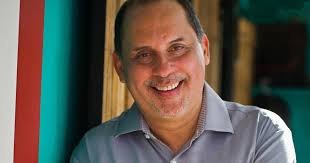 Humberto Ramírez celebra 40 años en la música