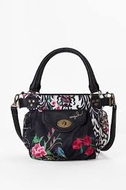 A Practical Everyday Bag With 4 Exterior And 3 Interior Pockets Inspired By Boho And Hippie Trends With Embroidered Flo Bolso Hippie Bandolera Bolso Vaquero