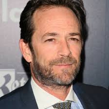 Luke perry, interpretul personajului dylan din cunoscutul serial „beverly hills 90210, a murit luni. Luke Perry Din Beverly Hills 90210 A Murit La 52 De Ani TrÄƒieÈ™te Muzica