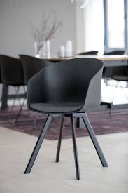Schalenstuhl In Der Farbe Schwarz Stuhle Esszimmer Mobel Stuhl Grau Stoff