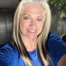 🎉🚗✨ What an AMAZING day at Eastern Hills High School's Homecoming Parade!  Our Interim Superintendent Dr. Karen Molinar proudly led the way as Grand  Marshal, accompanied by the incredible Deputy Superintendent Kellie