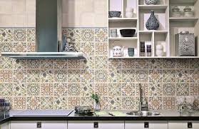 La crédence est un élément décoratif à part entière de la cuisine, au même titre que le plan de travail et les façades des meubles. Credence Cuisine Carreaux De Ciment Patchwork Et Artistique Credence Cuisine Cuisine Carreaux De Ciment Amenagement Salle A Manger