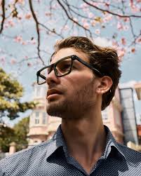 Descubre la comodidad de los lentes 2 en 1. Tus lentes oftálmicos se  transforman en lentes de sol en solo un segundo gracias a nuestro clip de  sol 🕶 ¡Ya no tienes