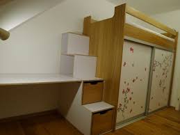 Hochbett geko schreibtisch schrank treppe in blau deco. Kinderzimmer Mit Hochbett Schrank Schreibtisch In Eiche Und Weissem Multiplex Hochbett Mit Schrank Hochbetten Kinderzimmer Hochbett Mit Schreibtisch