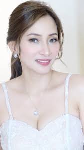 Woman CEO of Excellence look! 💗, #alagangnuwhite