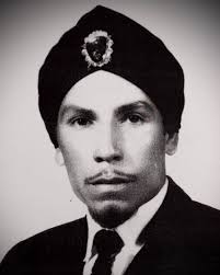 J. Jesus Mascotte Alvarez, mejor conocido como el mago Ettoczam, nació en  Uriengato, Guanajuato, en 1943. Trabajo desde muy pequeño y se encontró con  la magia a los 16, cuando conoció al