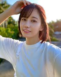 今野由起子 twitterやインスタでのたくさんのお祝いコメントありがとうございます 誕生日は殆ど家で仕事をして夕方メガネを買って終わりました なかなか寂しい誕生日を moe zine 美人 顔 お祝い 顔