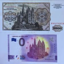 Die eurobanknoten wurden am ersten geltungstag, dem 1. Das Sammlerstuck Mit Dem Hohen Dom Limburg