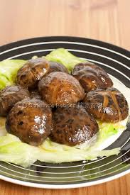 Braised Shiitake Mushrooms In Oyster Sauce Happy New Year From Christine S Recipes Christine S Recipe Food Easy Chinese Recipes