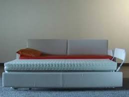 Letto con sottoletto in legno bianco, con reti a doghe, in buone condizioni. Divano Letto Con Sottoletto Teseo Sofa Beds Youtube