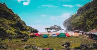 Wisata Di Gunungkidul Kunjungi Pantai Mungil Diapit Dua Tebing Karang