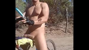 Pedaleando desnudo - XNXX.COM