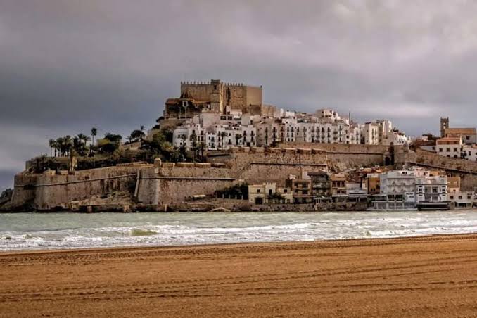 La inusual historia del Castillo de Peñíscola: de fortaleza templaria a residencia del papa