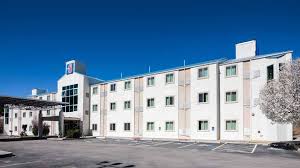 Whether you're traveling with friends, family, or even pets, vrbo vacation homes have the best amenities for hanging out with the people that matter most, including wifi and air conditioning. Motel 6 Ruidoso Nm Hotel In Ruidoso Nm Motel6 Com