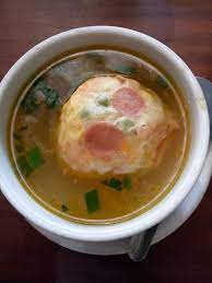 Dimakan saat masih hangat ditambah nasi putih, pasti langsung membuat mata melek dan perut kenyang. Sup Matahari Salatiga