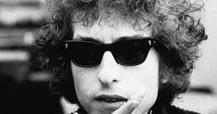 Cantanti anni 60, 70 e 80, ospiti vip, tribute band, spettacoli di burlesque, cabaret, animazioni per bambini, teatrino burattini, trampolieri, folk romagnolo, pizzica salentina, ecc. Premio Nobel 2016 Per La Letteratura Scelto Per La Prima Volta Un Grande Cantante