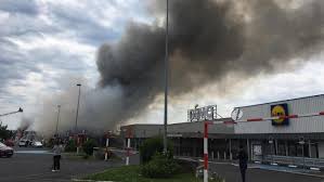Tout ce que j'ai failli perdre tout ce. Le Magasin Devianne En Feu Ce Mardi Sur La Zone De Jaux Venette Actualise