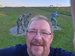 Hello friends! 🤗 Smiles and positive vibes for everyone 🌍