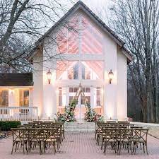 9 Southeast Central Tulsa Area Venues With Amazing Views Glass Chapel Tulsa Wedding Venues Oklahoma Wedding Venues