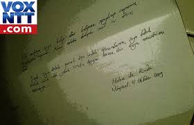 Saat kau baca surat ini, ku harap kau menganggap bahwa aku sedang berada dihadapanmu dan langsung menuturkannya padamu. Surat Surat Cinta Voxntt Com
