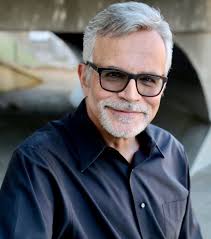 Hello friends! 🌸 My name is Karlie Traversa and I am a flexibly ranged  soprano in the Chicagoland area. I am just moving back to the area from  Boston, graduating from Longy