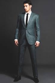 Aaron's real name aaron james ramsey professionally serves as a footballer who portrays as a midfielder for the juventus club, including the wales national team. Aaron Ramsey Shirtless Arsenal Footballer Salary Gay Wife Wedding Famewatcher