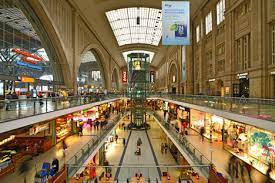 Leipzig hauptbahnhof (leipzig main station) is the central railway terminus in leipzig , germany. Leipzig Hbf Shopping Center In Europas Grosstem Kopfbahnhof Wird Umgestaltet