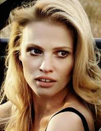 The popularity of models such as jess hart, lara stone and georgia jagger has increased demand for cosmetic orthodontic procedures. Mina Ø¹Ù„Ù‰ ØªÙˆÙŠØªØ± Lara Stone Hated Her Teeth Gap But It S So Iconic That She Started A Trend Horrible Walk But At Least She S An Interesting Amp Versatile Model Https T Co Ec5l6qwdn0 ØªÙˆÙŠØªØ±