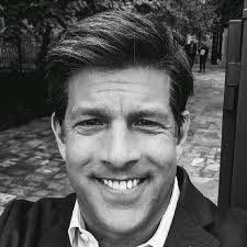 Robin Lindeman's Instagram, Twitter & Facebook