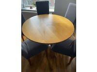 Coated in a natural oak finish that protects the wood. Round Extending Table And Chairs For Sale Dining Tables Chairs Gumtree