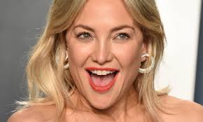 Mom, daughter, sister, friend, lover, worker 🐝 and cosmic investigator 💫 @fabletics @kingstvodka @tobeinbloom @siblingrevelry linktr.ee/katehudson. Kate Hudson S Wardrobe Malfunction In Skintight Strapless Dress Is Epic Hello
