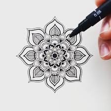 Eine selbstklebende tapete mit muster in schwarzweiß können sie farbenfroh ausmalen und eine kreative. Robbie Auf Instagram Schnelle Miniatur Von Gestern Ich Werde Mindestens Einmal Am Tag Zwischen Den Einfaches Mandala Mandala Kunstunterricht Muster Tattoos