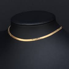 As a necklace that has caught women's attention since the flapper era, the continued fascination with the choker endures for a reason: Fashion Sequins Simple Flat Blade Snake Collar Choker Necklace Gold Silver Chain Women Jewelry Accessories Gift Buy At The Price Of 1 18 In Buyincoins Com Imall Com