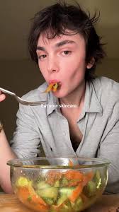 سلطة العنب الاحمر 🍇 سلطة صيفي منعشة و طعمها لذيذ جدا 😋 #foryou #fory...