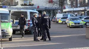 Ein spezialeinsatzkommando (sek) ist eine spezialeinheit der polizei in deutschland. Grosseinsatz Der Polizei Wegen Bombendrohung In Haan