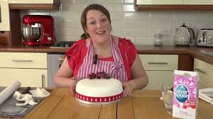 Star cakes party cakes cricket cake xmas cake christmas cake christmas cake designs winter cake pasta natal. How To Decorate A Christmas Cake Baking Mad Youtube