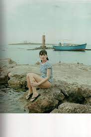 寫真 04 24 早前迎接30歲生日的綾瀨遙 推其30代首本寫真集 sea stories haruka ayase 拍攝在意大利西西里島進行 帶來約150張有私生活感覺的寫真 衣著方面除了有黑色長裙 更是她10年來首 asian angels japanese girl portrait photography