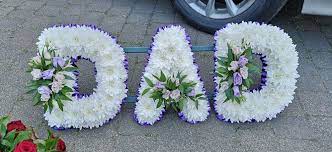 Funeral flower messages for a mother or father. Funeral Flowers Wreaths Crosses Coffin Sprays Hp22 Aylesbury Next Day Delivery Florist For Sympathy Tributes Delivered Locally Throughout Buckinghamshire Bedfordshire Hertfordshire