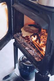 Dove a smartly dressed woman in a sunlit kitchen gushes about. Cast Iron Cooking In A Wood Stove Jotul F 305 R Ll In 2021 Wood Stove Cooking Cast Iron Cooking Wood Stove
