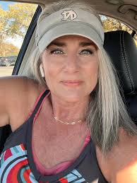 I don't know who needs to hear this, but get outside. It's gorgeous !