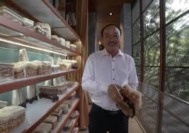 In 2013, lim hock chee was ranked 35th on forbes singapore's 50 richest list. It S Our Lifestyle Sheng Siong S Lim Hock Leng On Why Singapore S Mighty Supermarket Has Covid 19 And E Commerce Beat Singapore News Asiaone